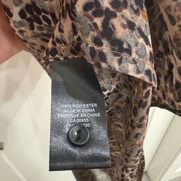RW&CO LEOPARD PRINT BLOUSE - Picture 5 of 6